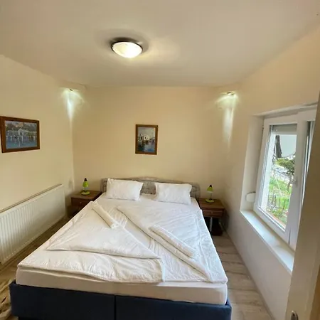 Hunyadi Nyaralo * Balatonkeresztur