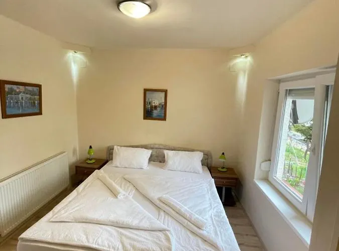 Hunyadi Nyaralo * Balatonkeresztúr